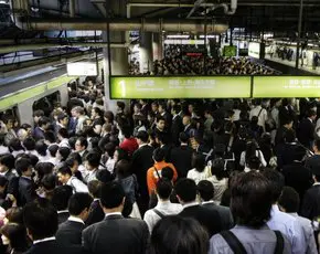 新宿駅 混雑 新宿駅 レンタルスタジオ だんすた ダンス教室 ヨガ 体操